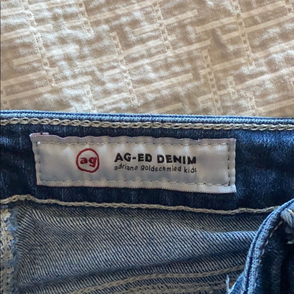 Distressed jeans - Picture 7 of 8